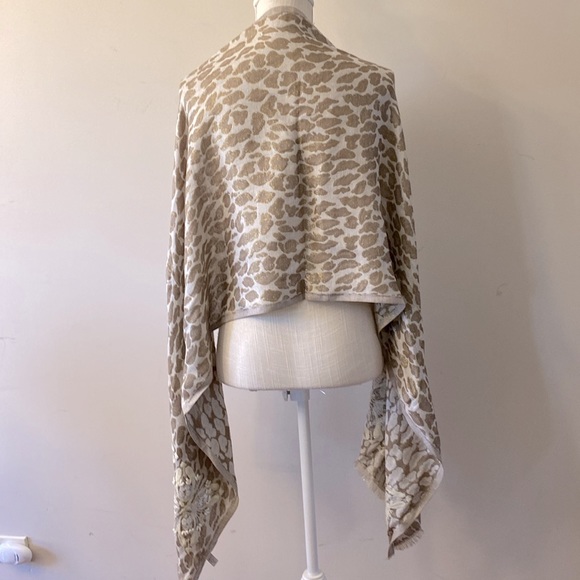 Loft by Ann Taylor gold metallic tread embroidered flower sequins shawl, scarf - Picture 6 of 17